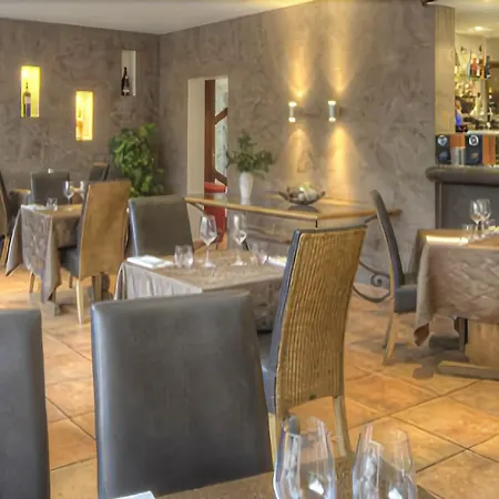 Отель Logis Le Printemps Restaurant - 3*