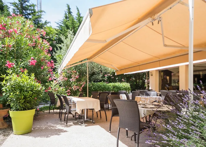 Hotel Logis Le Printemps Restaurant - 3*