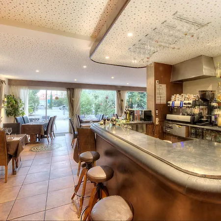 Logis Le Printemps Restaurant - Hotell Montélimar